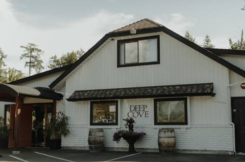 Deep Cove Winery