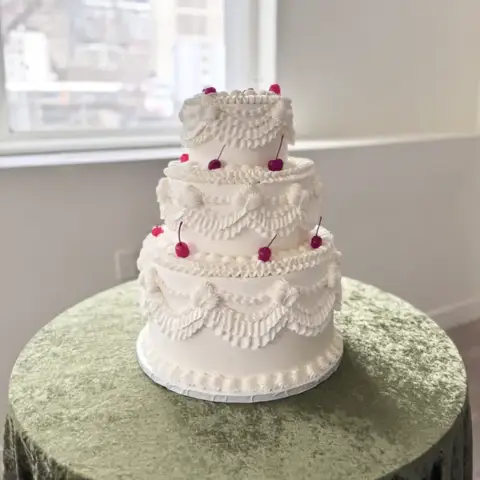 Pretty Sweet Co - Cakes & Desserts - Calgary, Alberta (photo 5)
