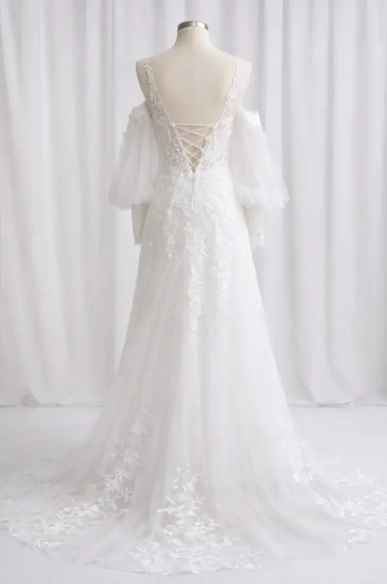 88 and Ivory - Dresses / Boutique - Ottawa, Ontario (photo 11)