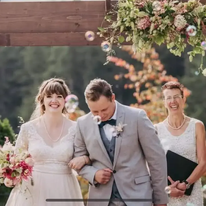 Amanda Tarling - Wedding Officiant - Officiant - Victoria, Vancouver Island (photo 1)
