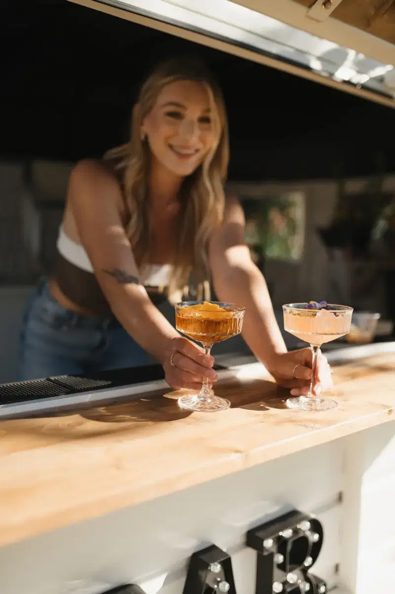 Lucky Mobile Bar - Bartending - Calgary, Alberta (photo 1)