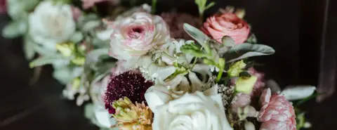 Small Flower - Florists - Banff, Alberta (photo 3)
