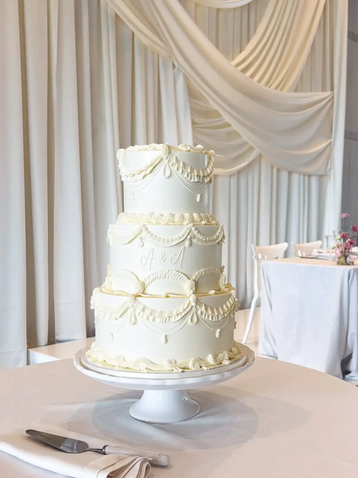 Palette and Petal Cakes - Cakes & Desserts - Toronto, Ontario (photo 1)