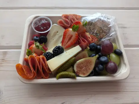 Grazing in Grey - Charcuterie - Toronto, Ontario (photo 5)