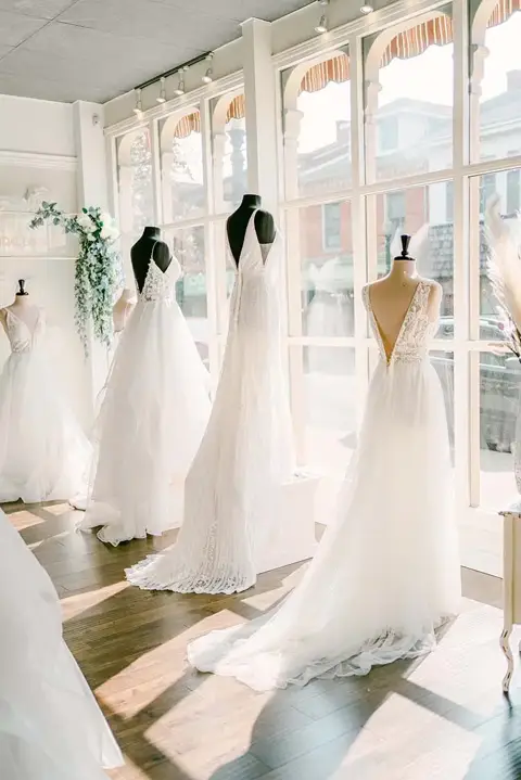 Heirlooms Bridal Shoppe - Dresses / Boutique - Oakville & Burlington, Ontario (photo 3)