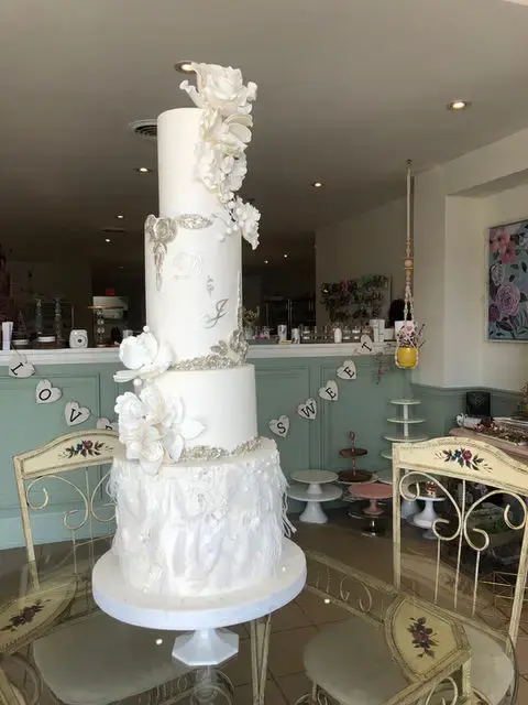 Sweet Sister Chic Sister - Cakes & Desserts - Toronto, Ontario (photo 7)