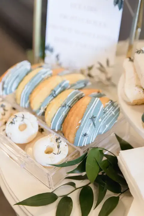 Sweet Sister Chic Sister - Cakes & Desserts - Toronto, Ontario (photo 8)