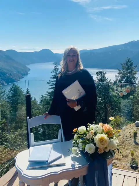 Andria Lee Winters - Officiant - Victoria, Vancouver Island (photo 3)