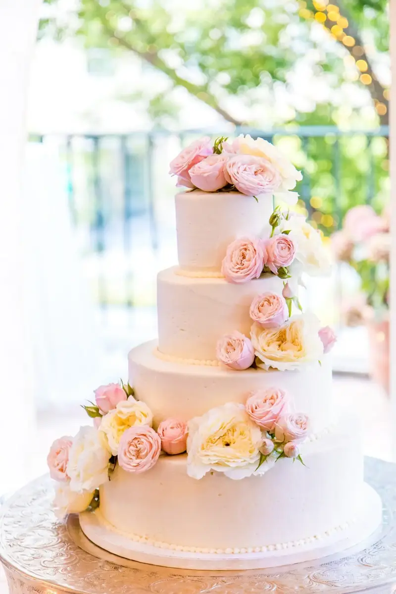 AK Cakes - Cakes & Desserts - Calgary, Alberta (photo 1)