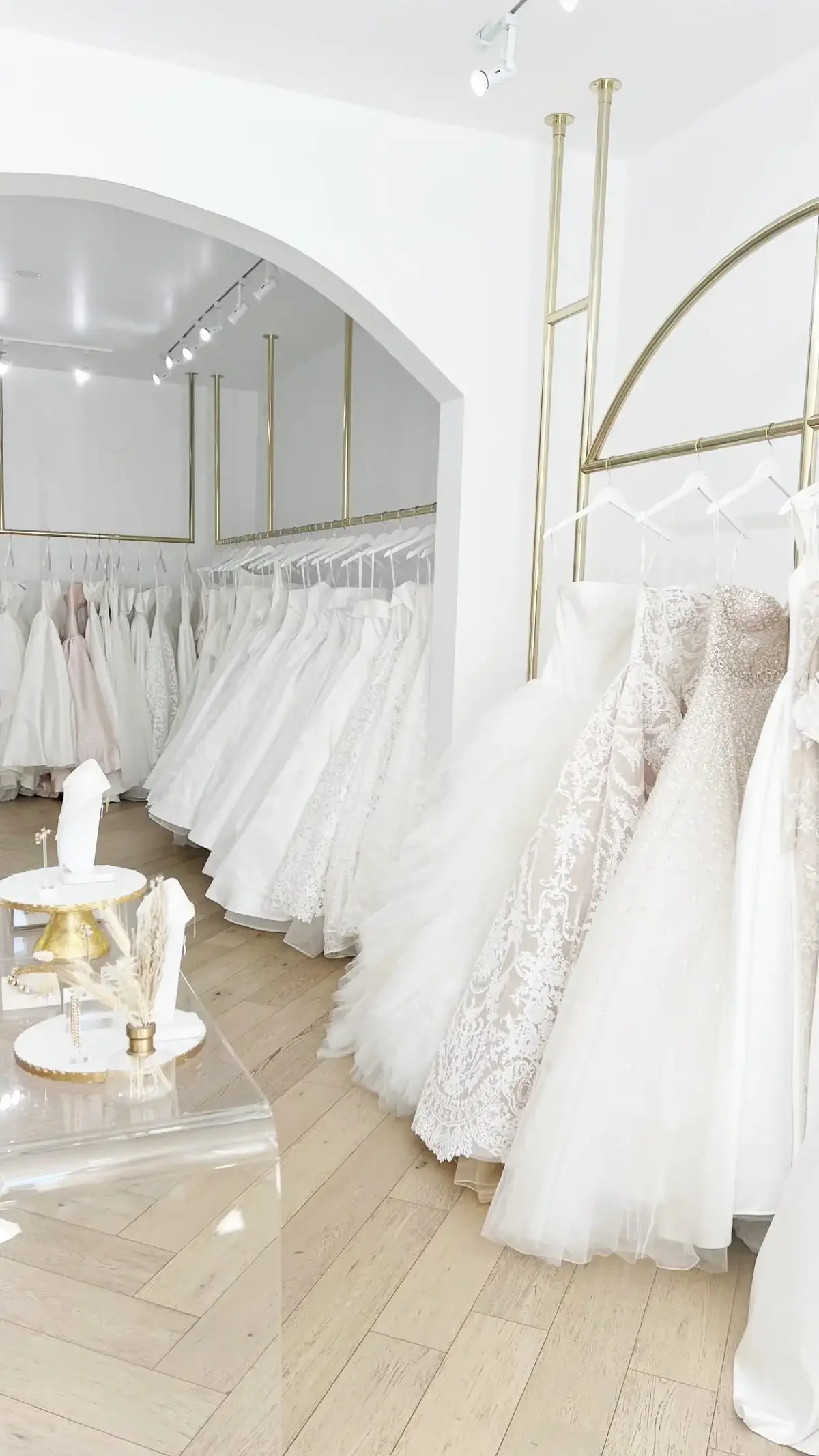 Sash + Bustle - Dresses / Boutique - Toronto, Ontario (photo 1)
