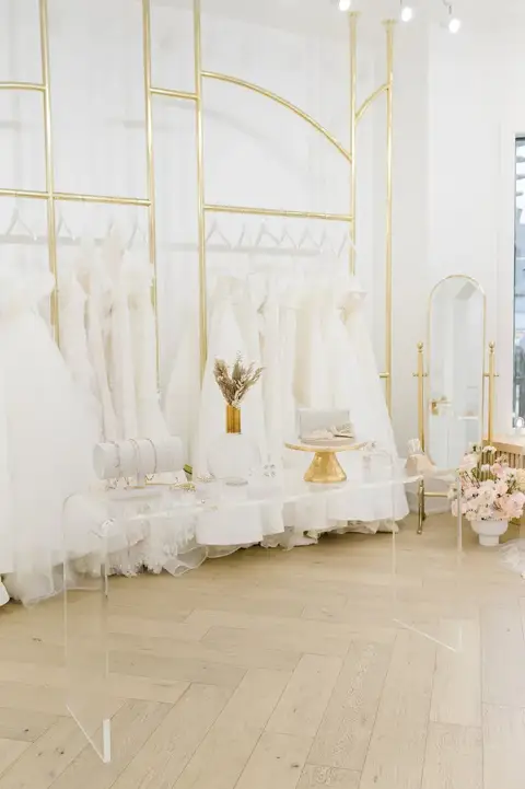 Sash + Bustle - Dresses / Boutique - Toronto, Ontario (photo 3)