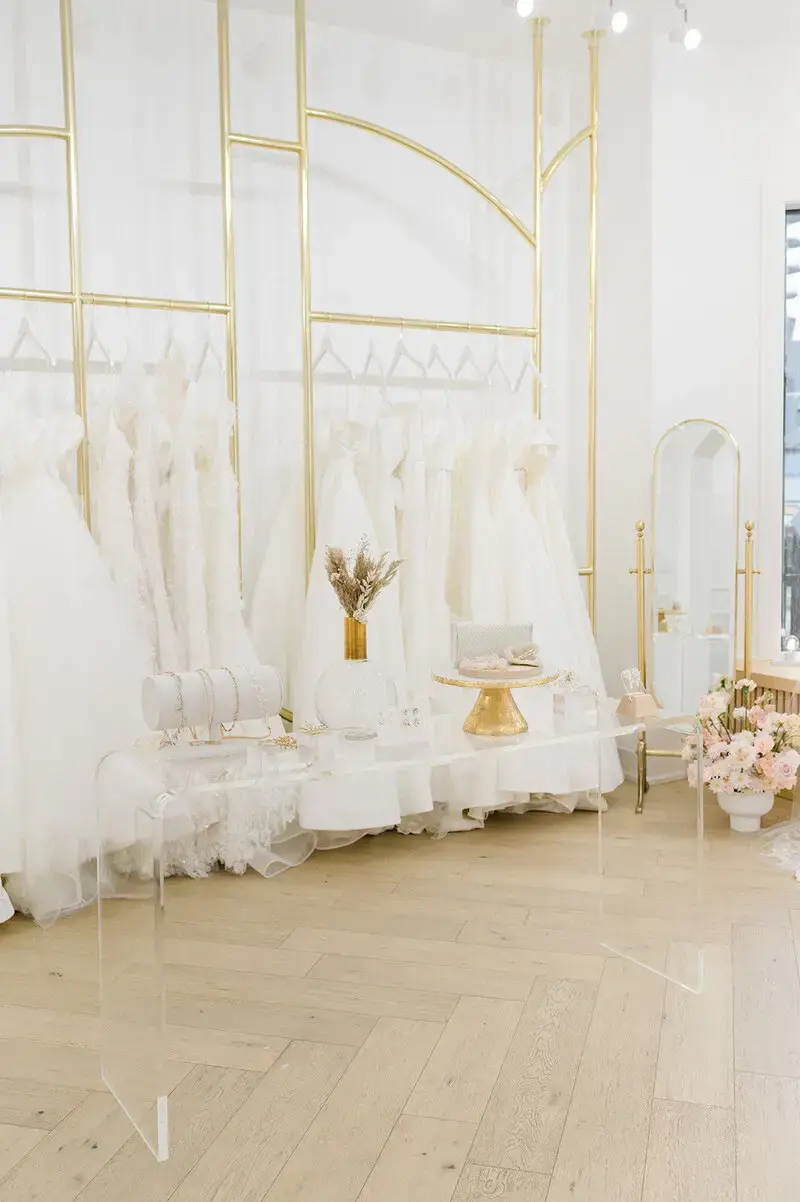 Sash + Bustle - Dresses / Boutique - Toronto, Ontario (photo 3)