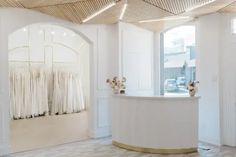 Sash + Bustle - Dresses / Boutique - Toronto, Ontario (photo 4)
