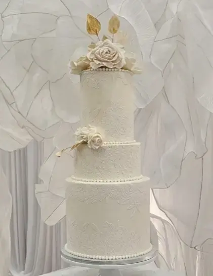 Magnolia Couture Cakery - Cakes & Desserts - Banff, Alberta (photo 6)