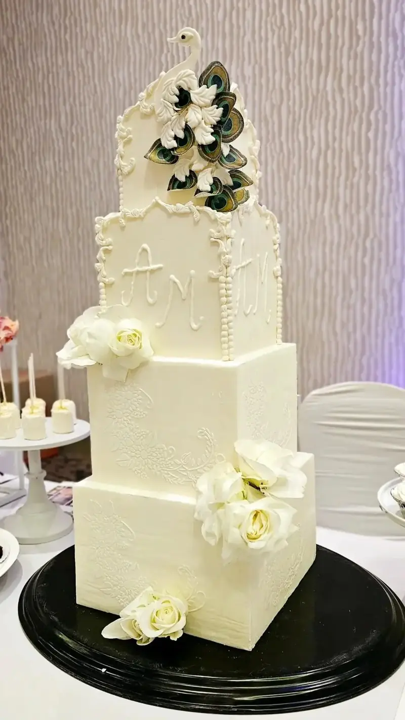 Magnolia Couture Cakery - Cakes & Desserts - Banff, Alberta (photo 8)