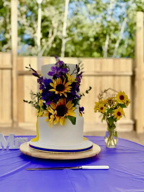 Edible Artistry - Cakes & Desserts - Edmonton, Alberta (photo 5)
