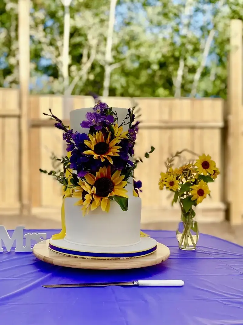 Edible Artistry - Cakes & Desserts - Edmonton, Alberta (photo 5)
