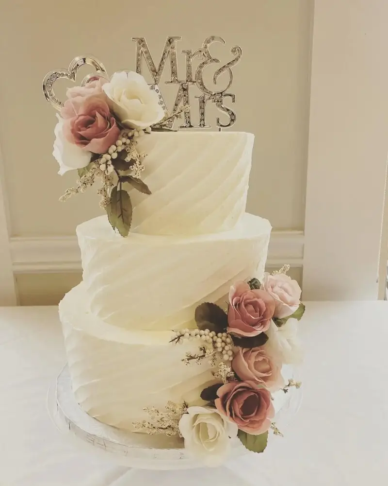 Sunshine Cake Studio - Cakes & Desserts - London, Ontario (photo 3)