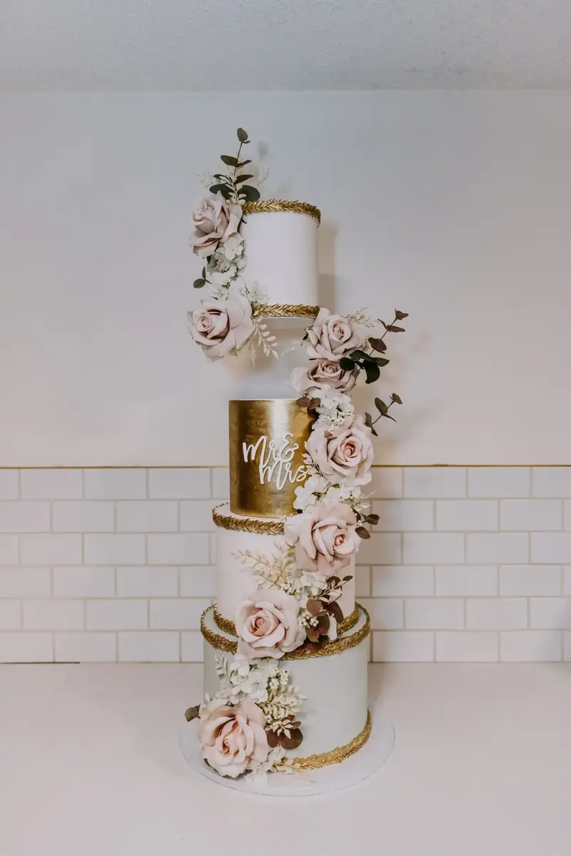 Gold Box Bakery - Cakes & Desserts - Calgary, Alberta (photo 1)