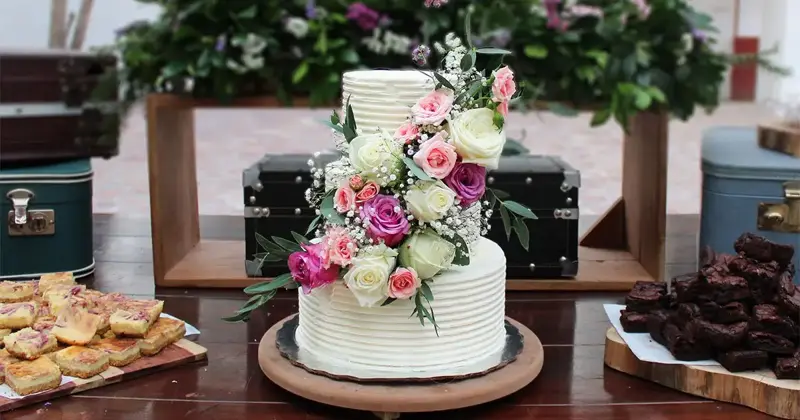 Dezzie Bakery - Cakes & Desserts - Calgary, Alberta (photo 2)