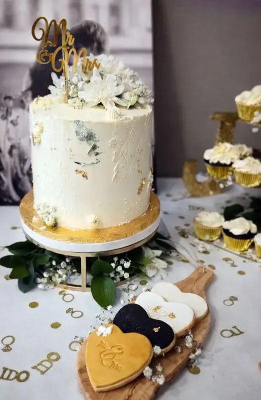 Dezzie Bakery - Cakes & Desserts - Calgary, Alberta (photo 7)