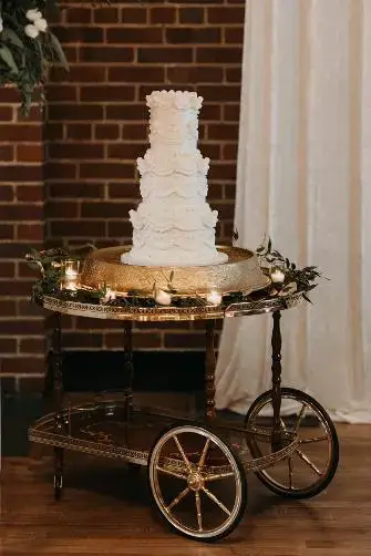Atomic Design - Cakes & Desserts - Windsor, Ontario (photo 4)
