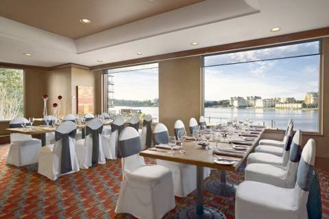 Coast Victoria Hotel & Marine by APA
