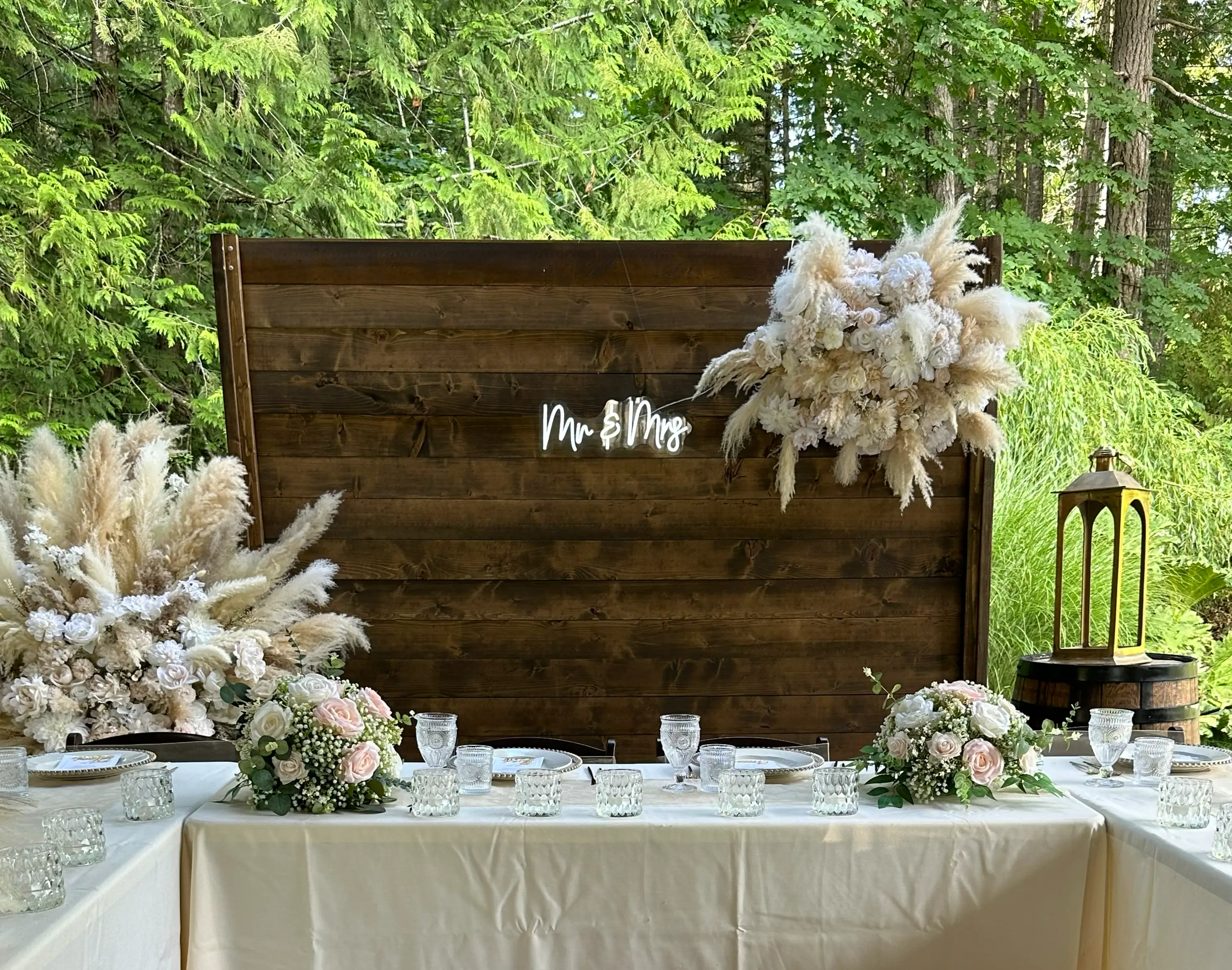 What Order to Book Wedding Vendors: A Simple Vancouver Island Timeline