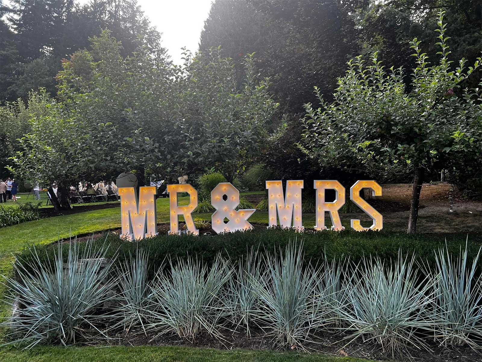 How to Plan a Micro Wedding on Vancouver Island (Under 30 Guests)